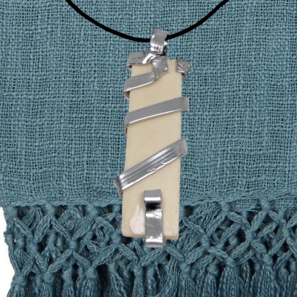 🙋 10/$20. Hand Wired Pendant w/ Adjustable Necklace